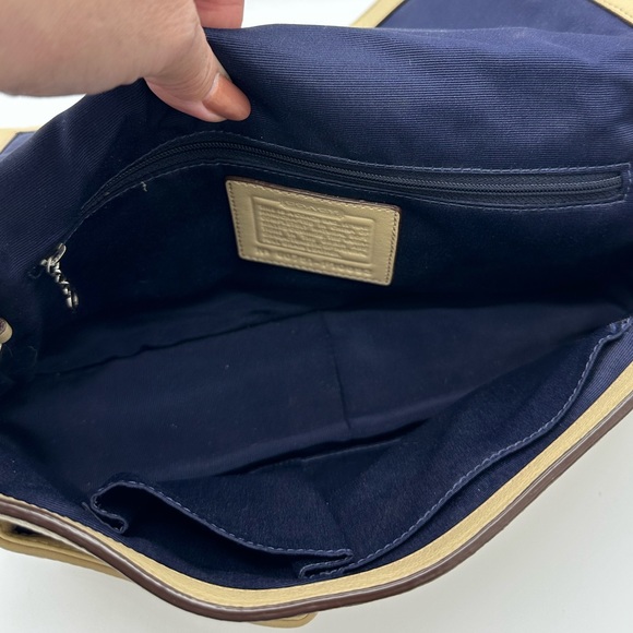 📸SALE📸 Coach Chelsea Tan Pebbled Leather Hobo Flap Shoulder Bag (#F10893) - Picture 15 of 16